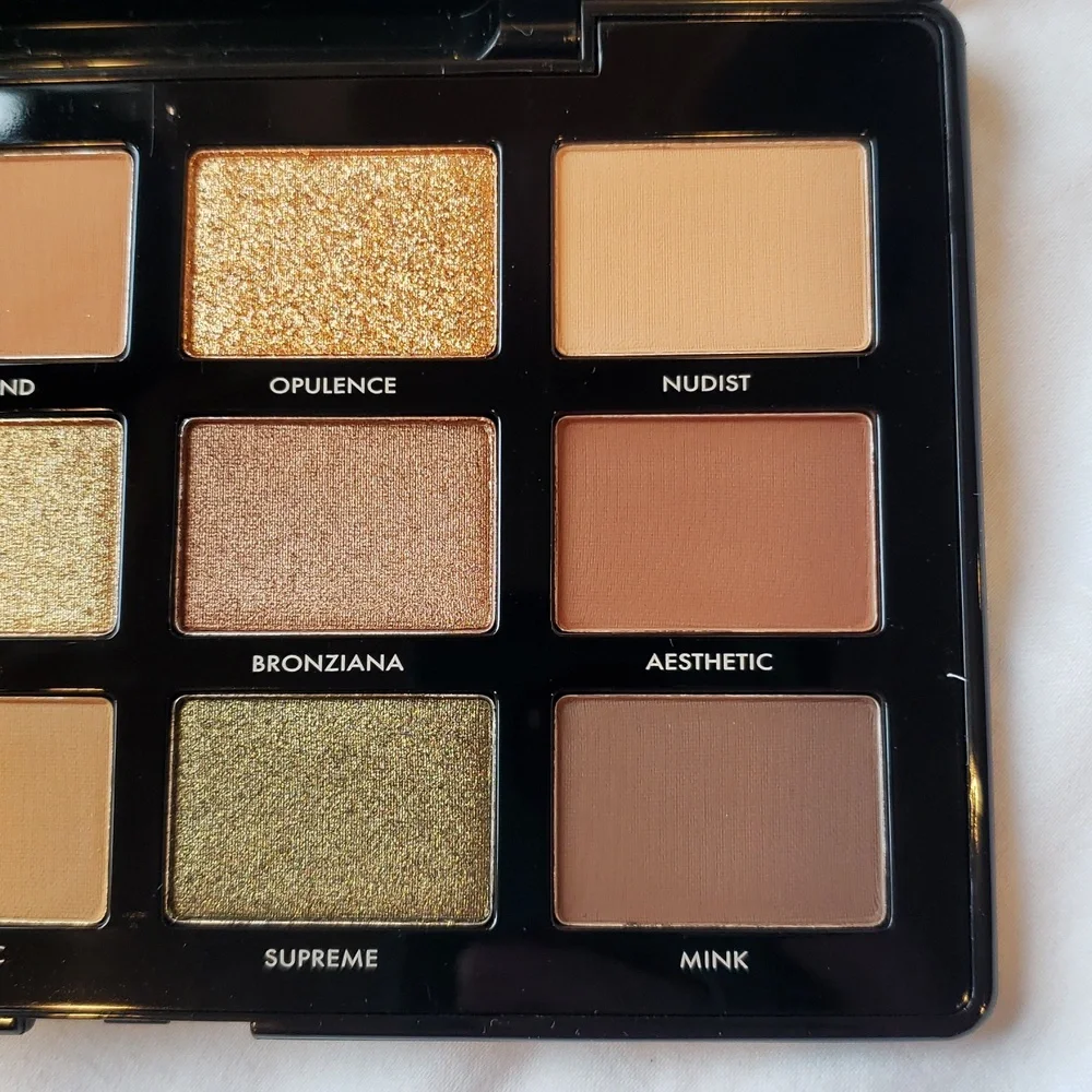 Artist Couture Supreme Nudes 12 pan eyeshadow palette New